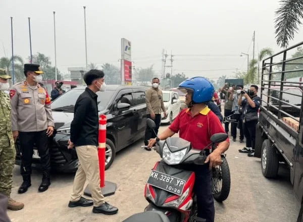 Akbar Faizal Sentil Gibran Soal Blusukan Tanpa Solusi di SPBU